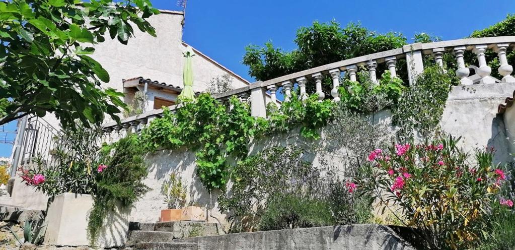 La Cayrade Uzer (Ardeche) Exterior foto